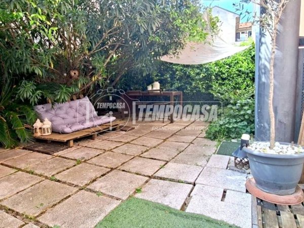 appartamento in vendita a Milano in zona Ronchetto sul Naviglio