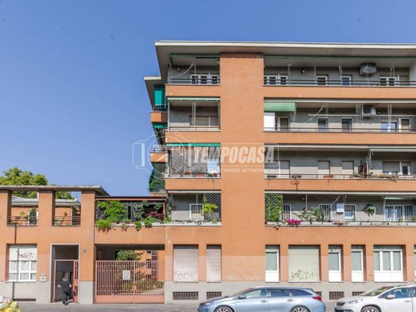 appartamento in vendita a Milano in zona Montalbino