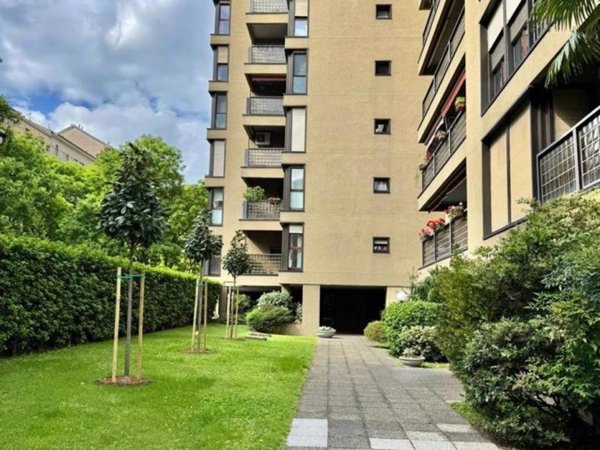 appartamento in vendita a Milano in zona Cagnola