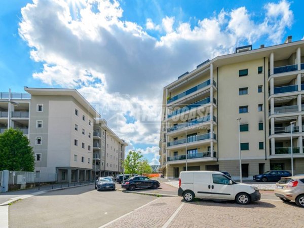 appartamento in vendita a Milano in zona Vigentino