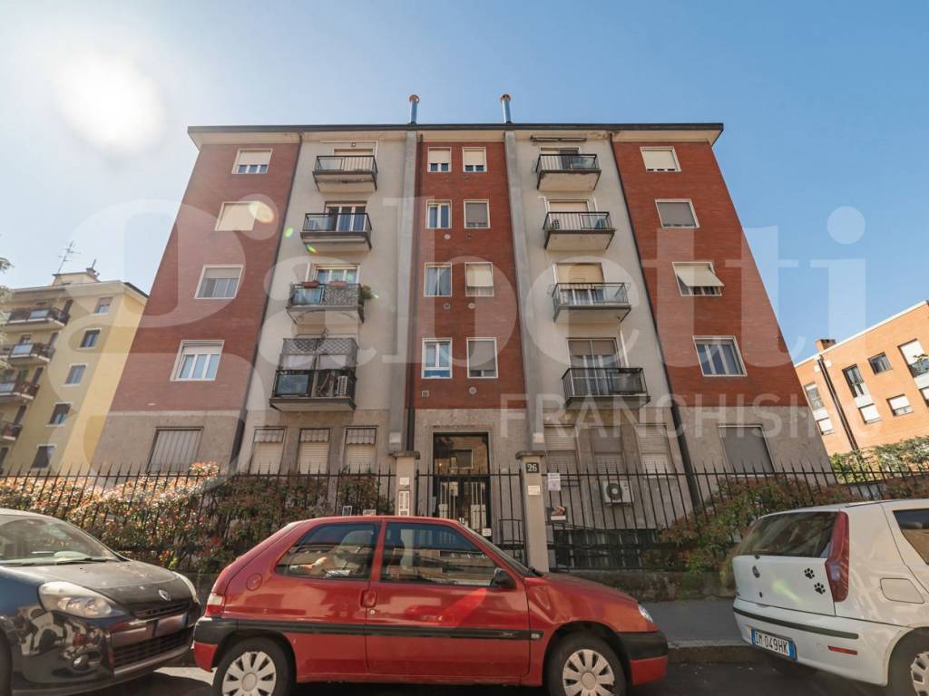 appartamento in vendita a Milano in zona Chiesa Rossa