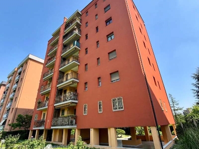 appartamento in vendita a Milano in zona Famagosta