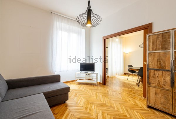 appartamento in vendita a Milano in zona Sant'Ambrogio