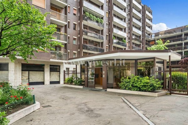 ufficio in vendita a Milano in zona Solari