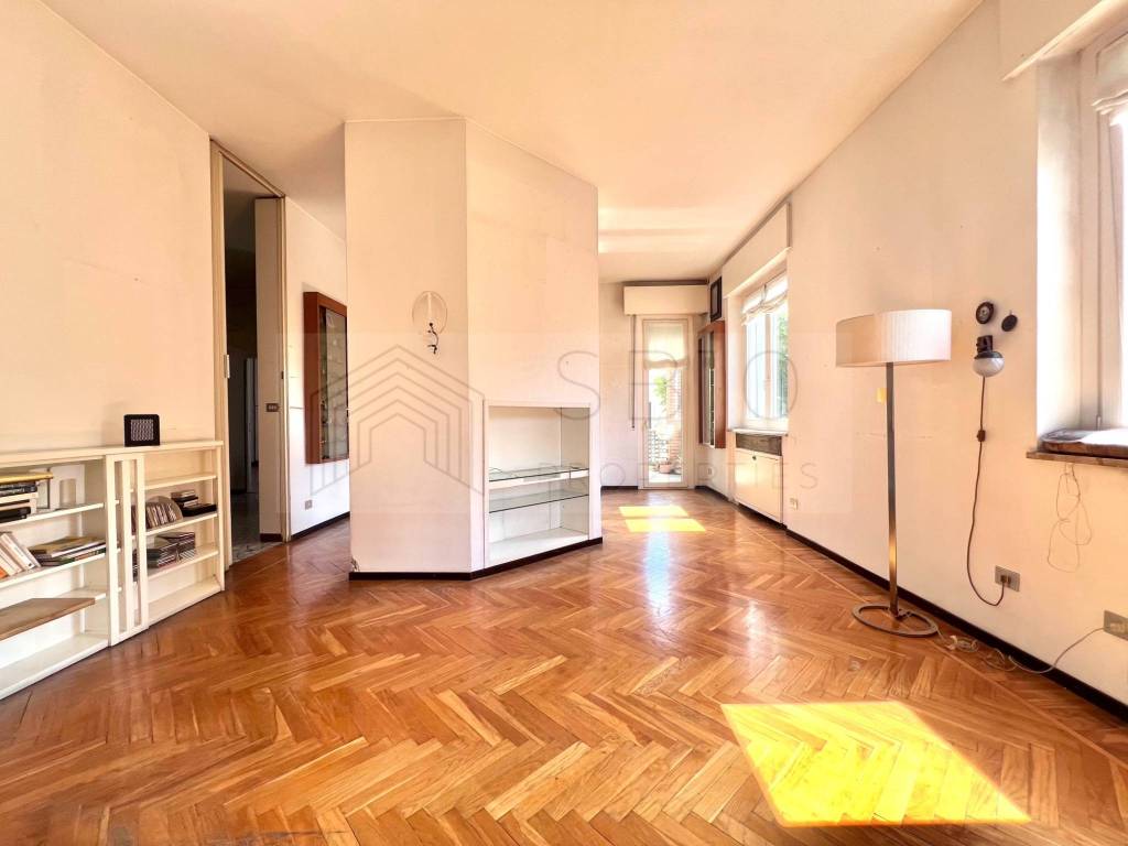 appartamento in vendita a Milano in zona Guastalla