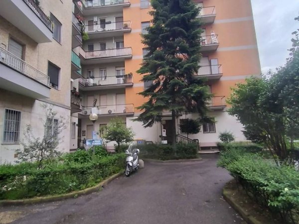 appartamento in vendita a Milano in zona Crescenzago