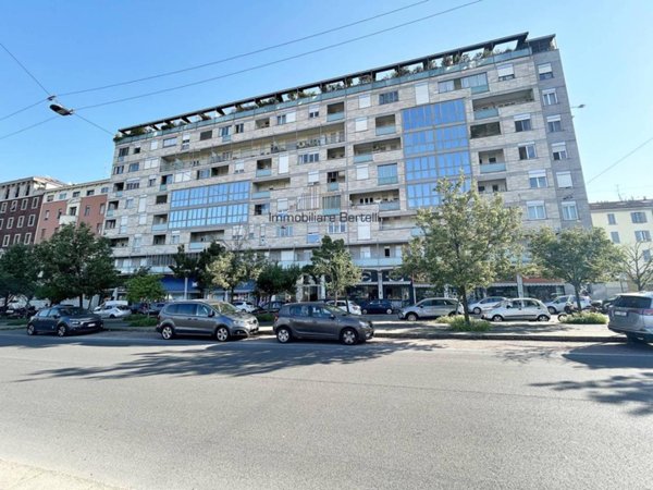 appartamento in vendita a Milano in zona Piazzale Lodi