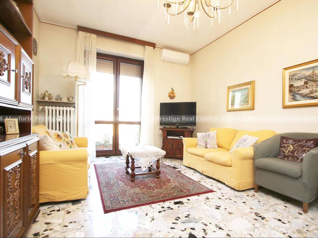 appartamento in vendita a Milano in zona Barona