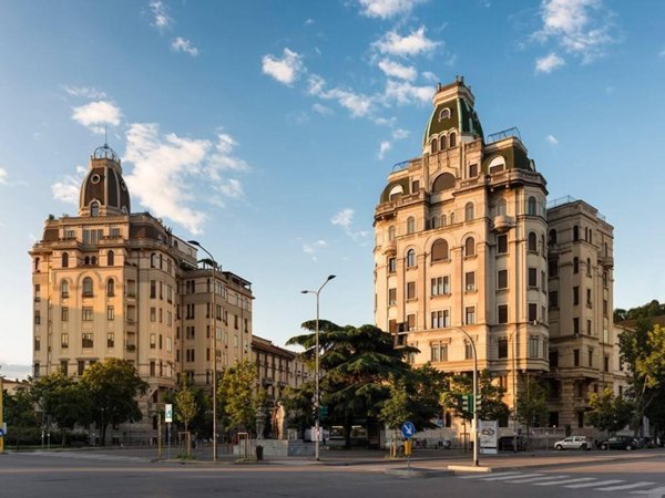 intera palazzina in vendita a Milano