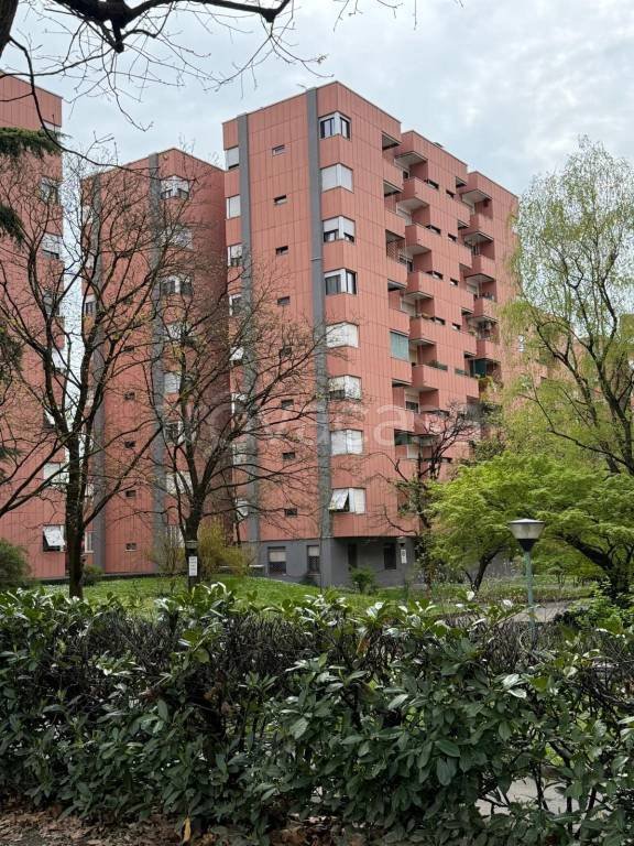 appartamento in vendita a Milano in zona Gallaratese