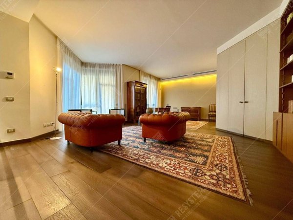 appartamento in vendita a Milano in zona Cadorna