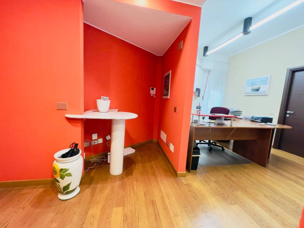 appartamento in vendita a Milano in zona Guastalla