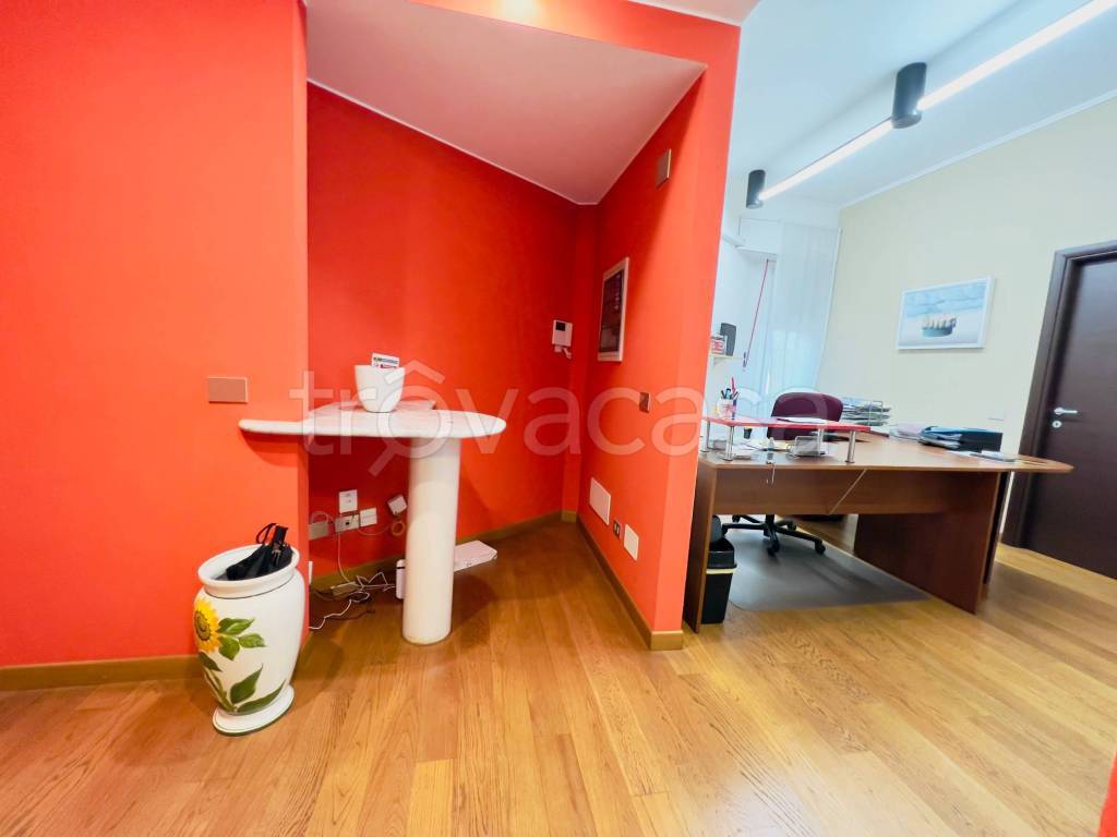 appartamento in vendita a Milano in zona Bocconi