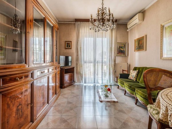 appartamento in vendita a Milano in zona Adriano