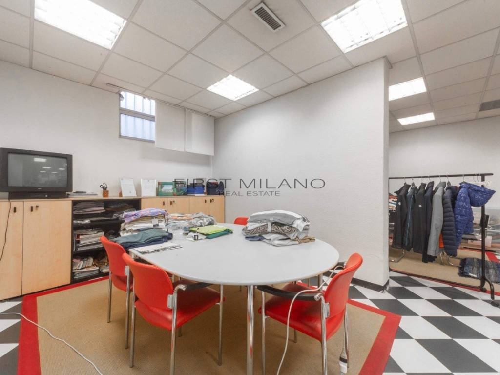 negozio in vendita a Milano in zona Maggiolina