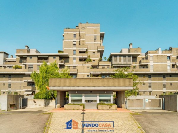 appartamento in vendita a Milano in zona Barona