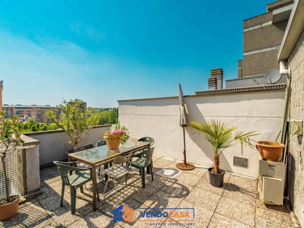 appartamento in vendita a Milano in zona Famagosta
