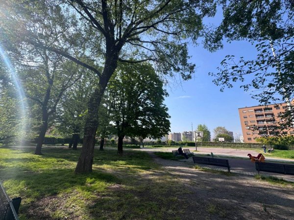 negozio in vendita a Milano in zona Precotto