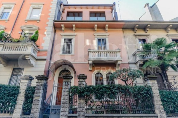 casa indipendente in vendita a Milano