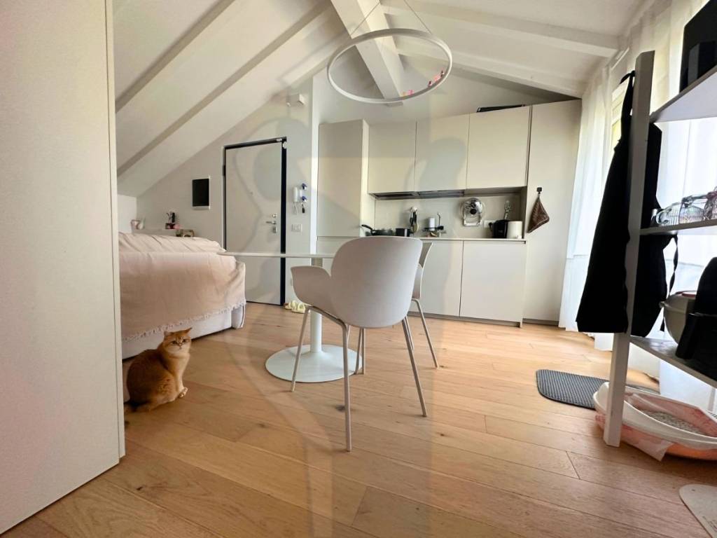 appartamento in vendita a Milano in zona Gorla