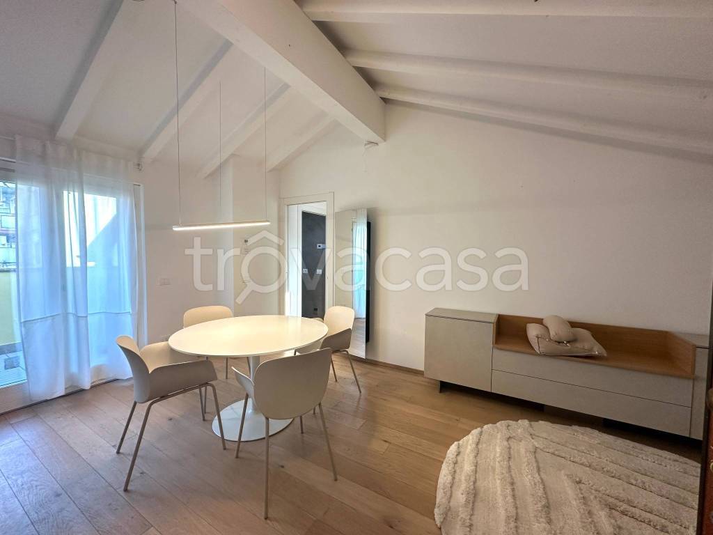 appartamento in vendita a Milano in zona Gorla