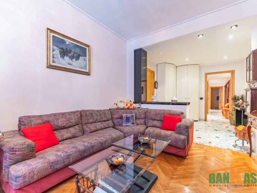 appartamento in vendita a Milano in zona Ponte Seveso