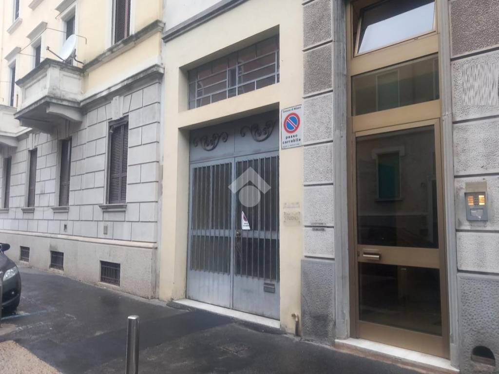 locale di sgombero in vendita a Milano in zona Stadera