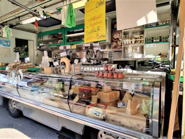 negozio in vendita a Milano in zona Precotto