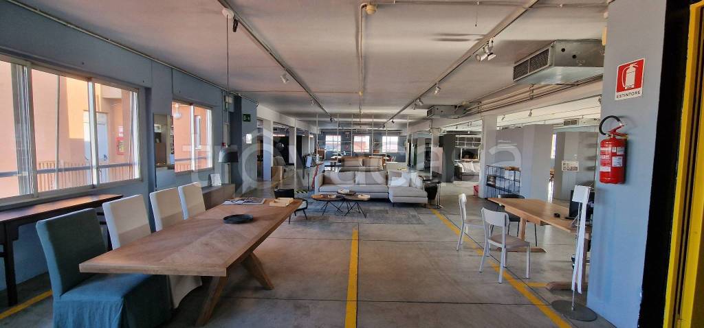 ufficio in vendita a Milano in zona Crescenzago