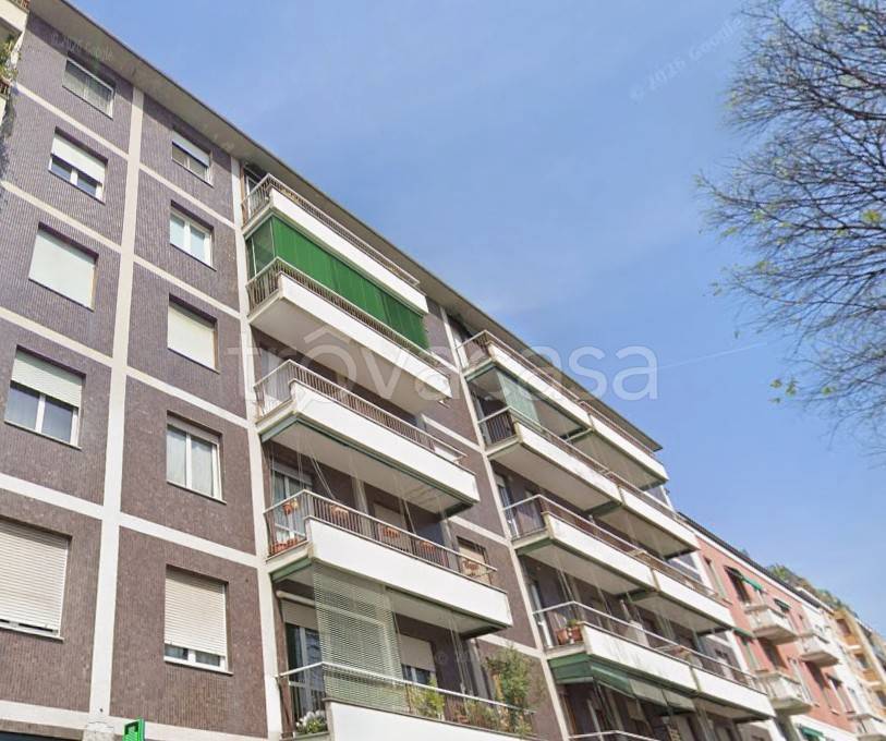 appartamento in vendita a Milano in zona Feltre