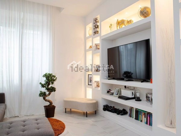 appartamento in vendita a Milano in zona Famagosta