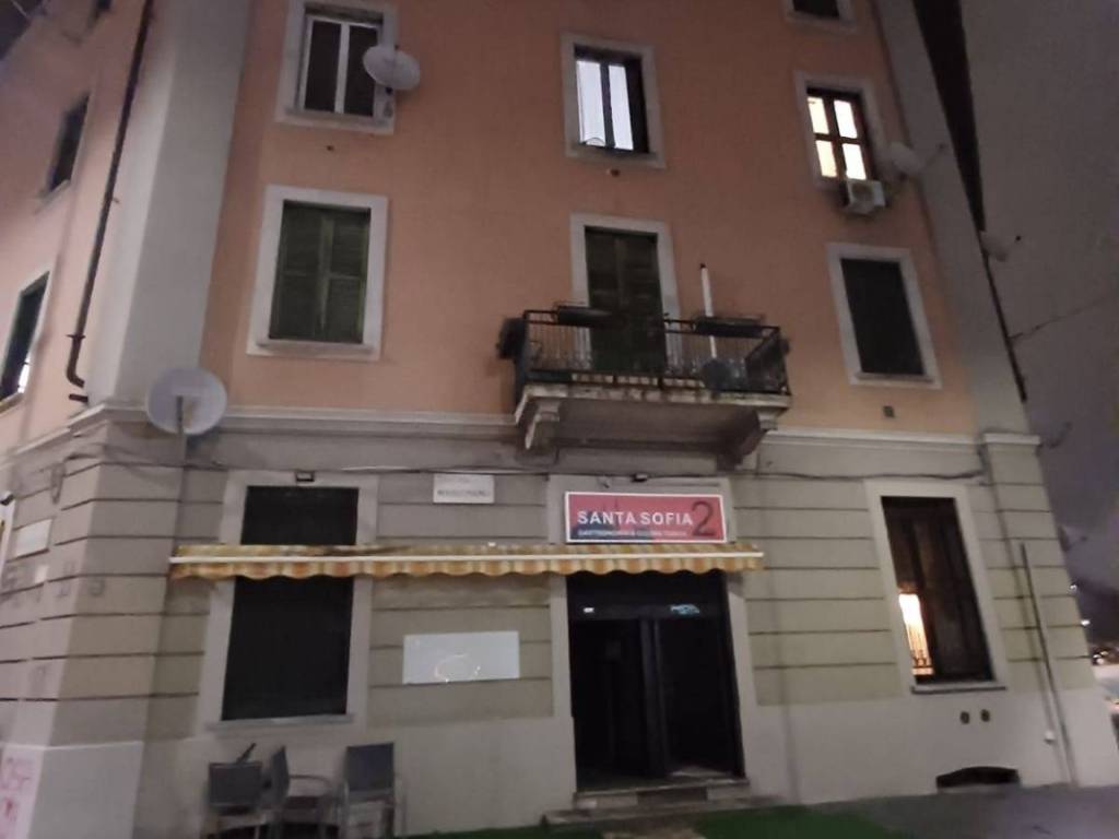 negozio in vendita a Milano in zona Ponte Lambro