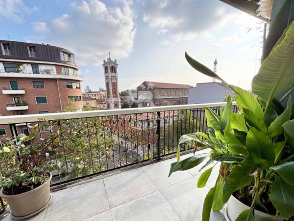appartamento in vendita a Milano in zona Sempione