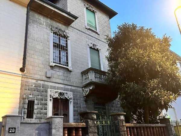 casa indipendente in vendita a Milano in zona Città Studi