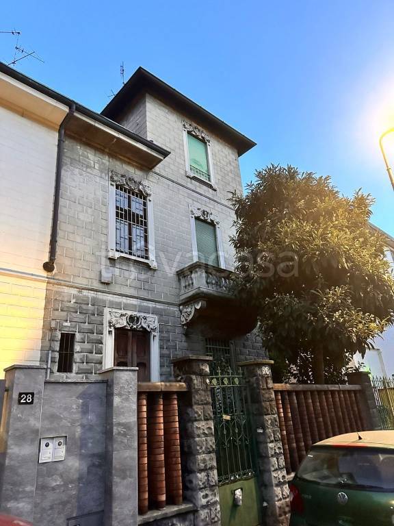 casa indipendente in vendita a Milano in zona Casoretto