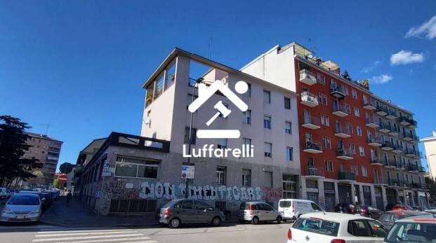 appartamento in vendita a Milano in zona Cascina dei Pomi