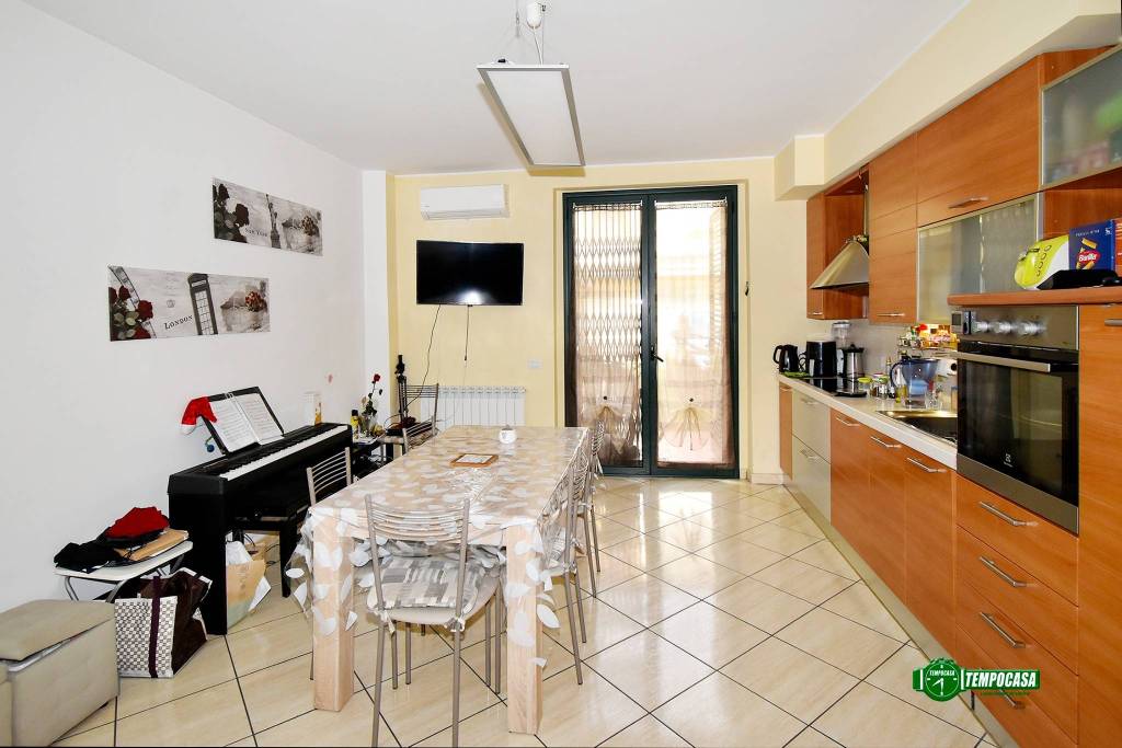 appartamento in vendita a Milano in zona Stadera