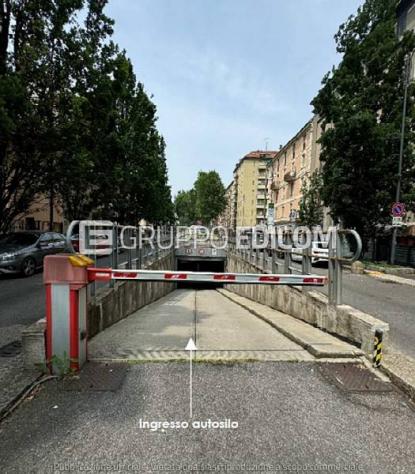 locale commerciale in vendita a Milano