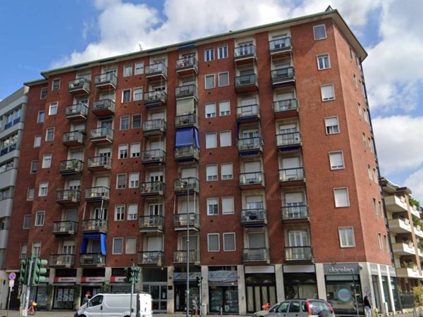 appartamento in vendita a Milano in zona Famagosta