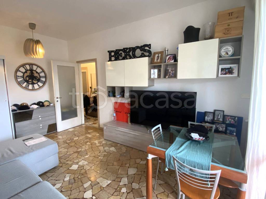 appartamento in vendita a Milano in zona Barona