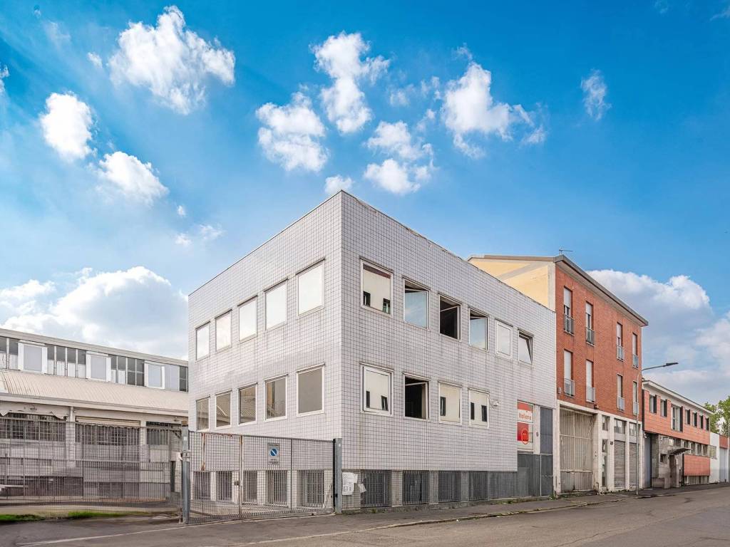 appartamento in vendita a Milano in zona Corvetto