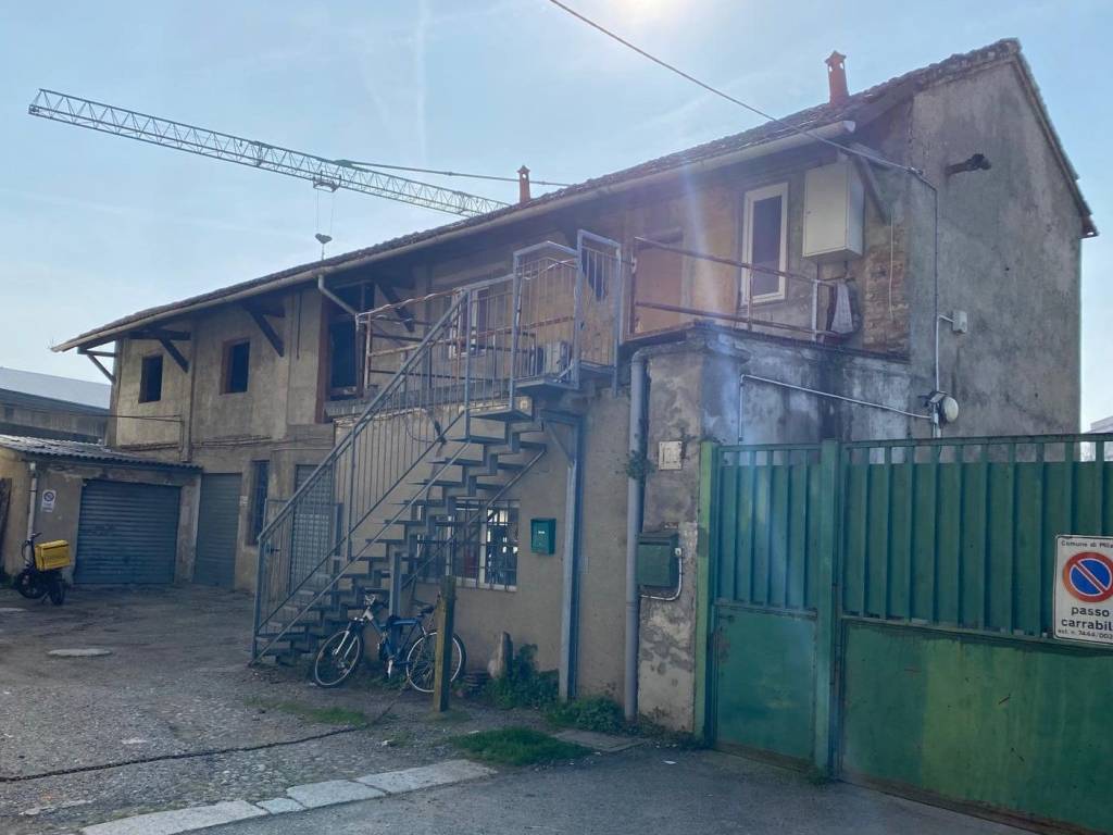 locale commerciale in vendita a Milano in zona Musocco