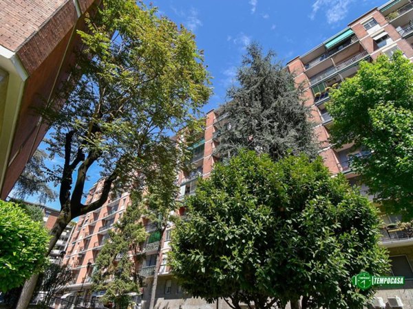 appartamento in vendita a Milano in zona Famagosta
