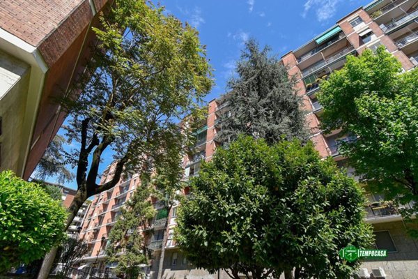 appartamento in vendita a Milano in zona Famagosta