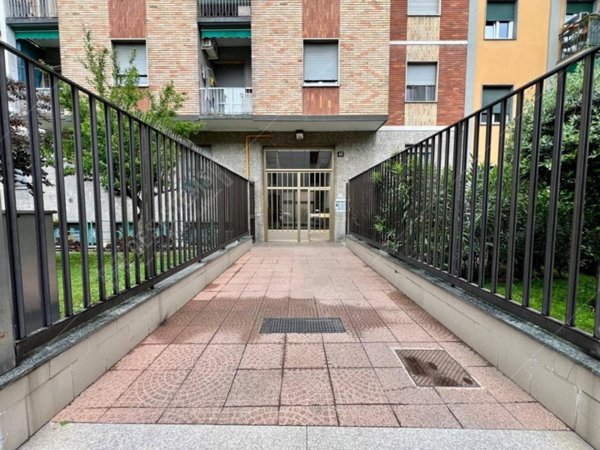 appartamento in vendita a Milano in zona Montalbino