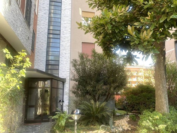 appartamento in vendita a Milano in zona Montalbino