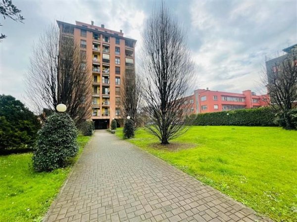 appartamento in vendita a Milano in zona Segnano