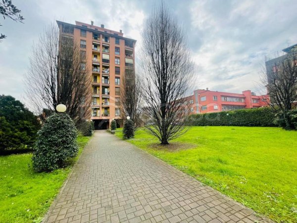 appartamento in vendita a Milano in zona Segnano
