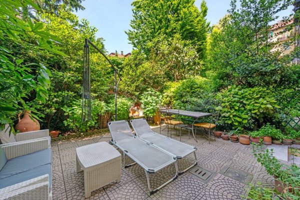 appartamento in vendita a Milano in zona Porta Vittoria