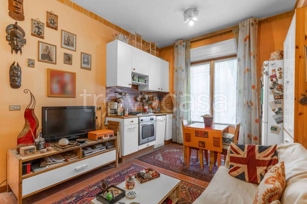 appartamento in vendita a Milano in zona Porta Genova